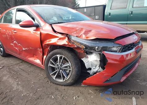 2024 Kia Forte Lxs z USA, uszkodzony, nr VIN 3KPF24AD5RE697750